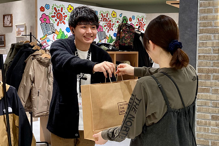 ネットで注文、お店で受け取りができる